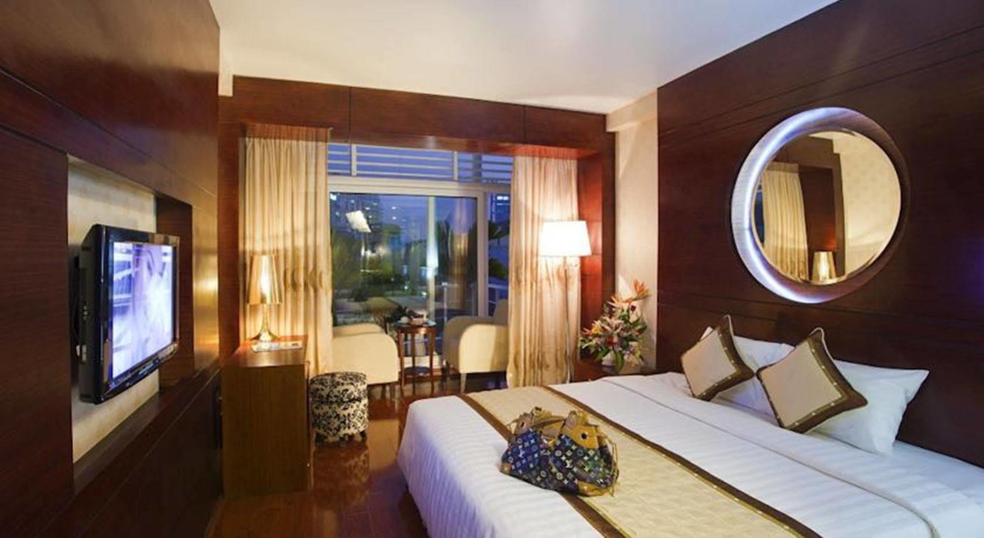 Millennium Hanoi Hotel Exterior photo